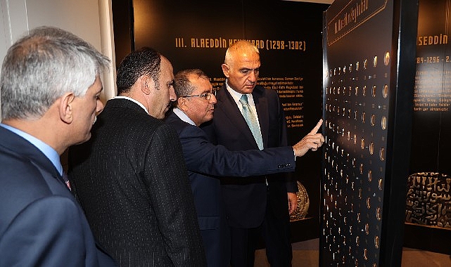 Bakan Ersoy Konya Buyuksehir Daru L Mulk Sergi Sarayi Ni Gezdi 6699.jpg