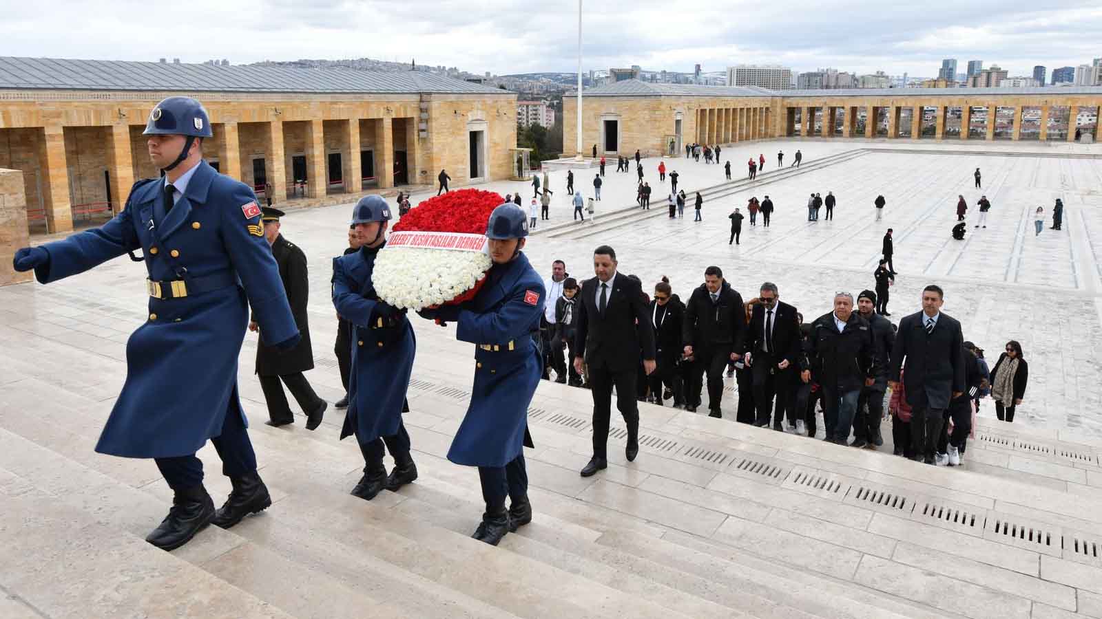 İlelebet beşiktaşlılar derneği, ata’nın huzurunda 5. yılını kutladı (2)