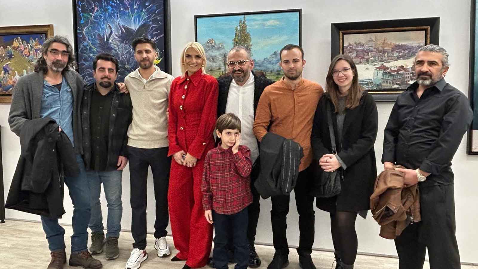 Süleyman Saim Tekcan'ın Katılımıyla Açılan Cubart Gallery, Sanat ve Spor Dünyasını Buluşturdu