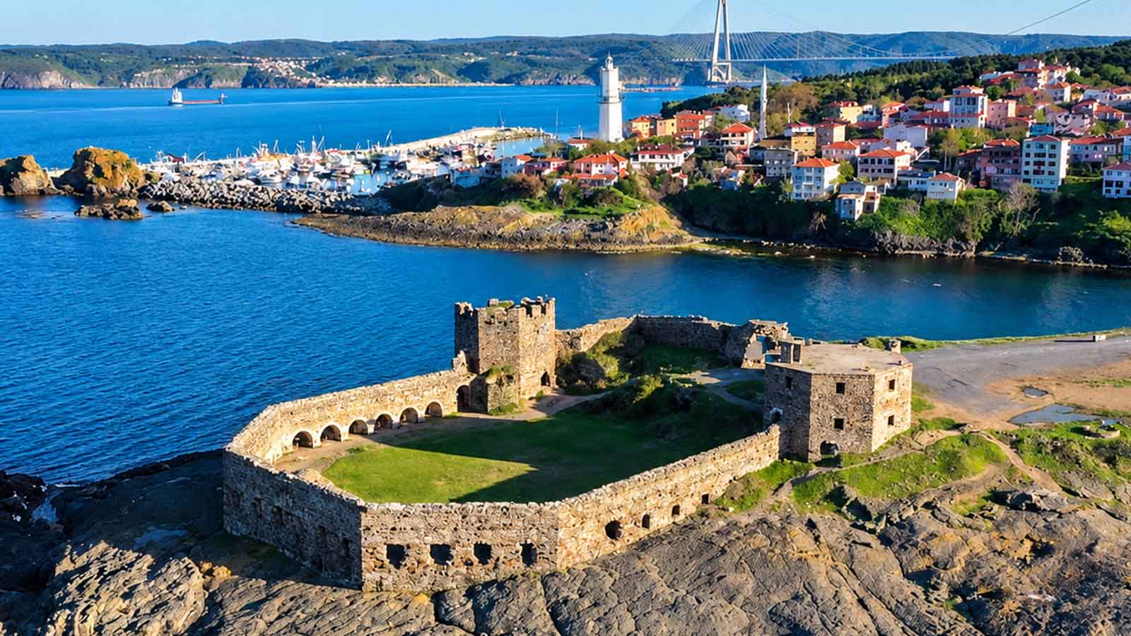 Rumeli Topçu Kalesi’nde Gastronomi ve Tarih Buluşuyor Panoramik Boğaz Manzarası